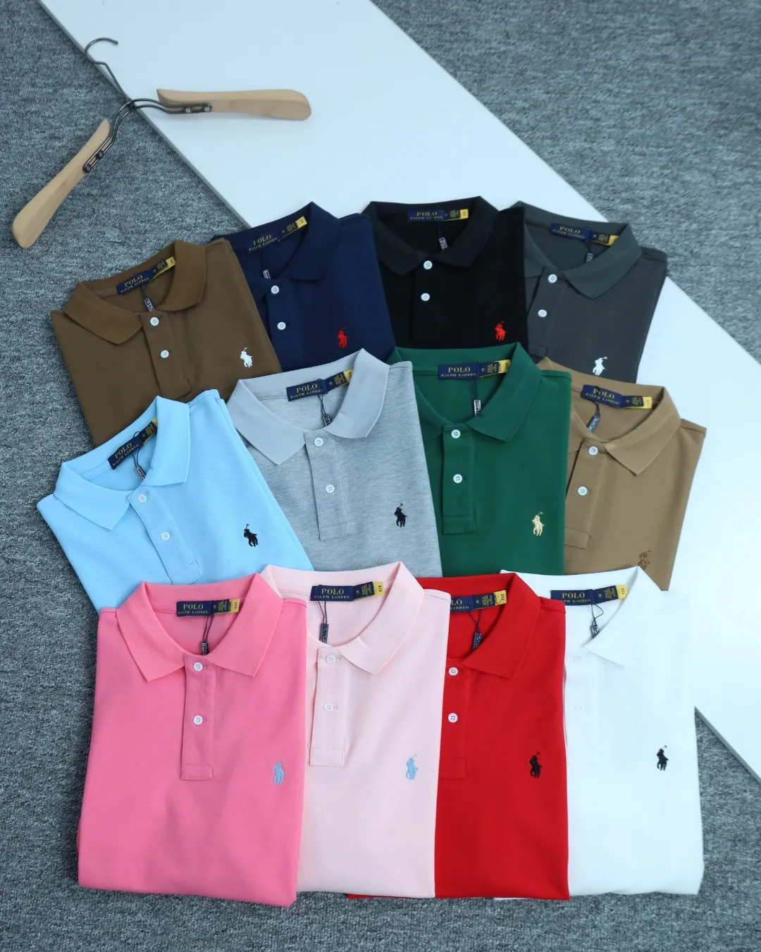 ：RL 002# Ralph Lauren polo T Same Style Size：XS-XL ： White Blue Gray Dark Gray Khaki Green Navy Blue Navy Blue Black Black Pink Classic Quality Classic ！ ！ polo T Classic ！ Same Style！ Quality ！ Size：XS S M L XL ：104/112/116/118/122 ： 66/68/70/72/74 ：44/46.5/48/49.5/51 ：21.5/22.5/23.5/25/26